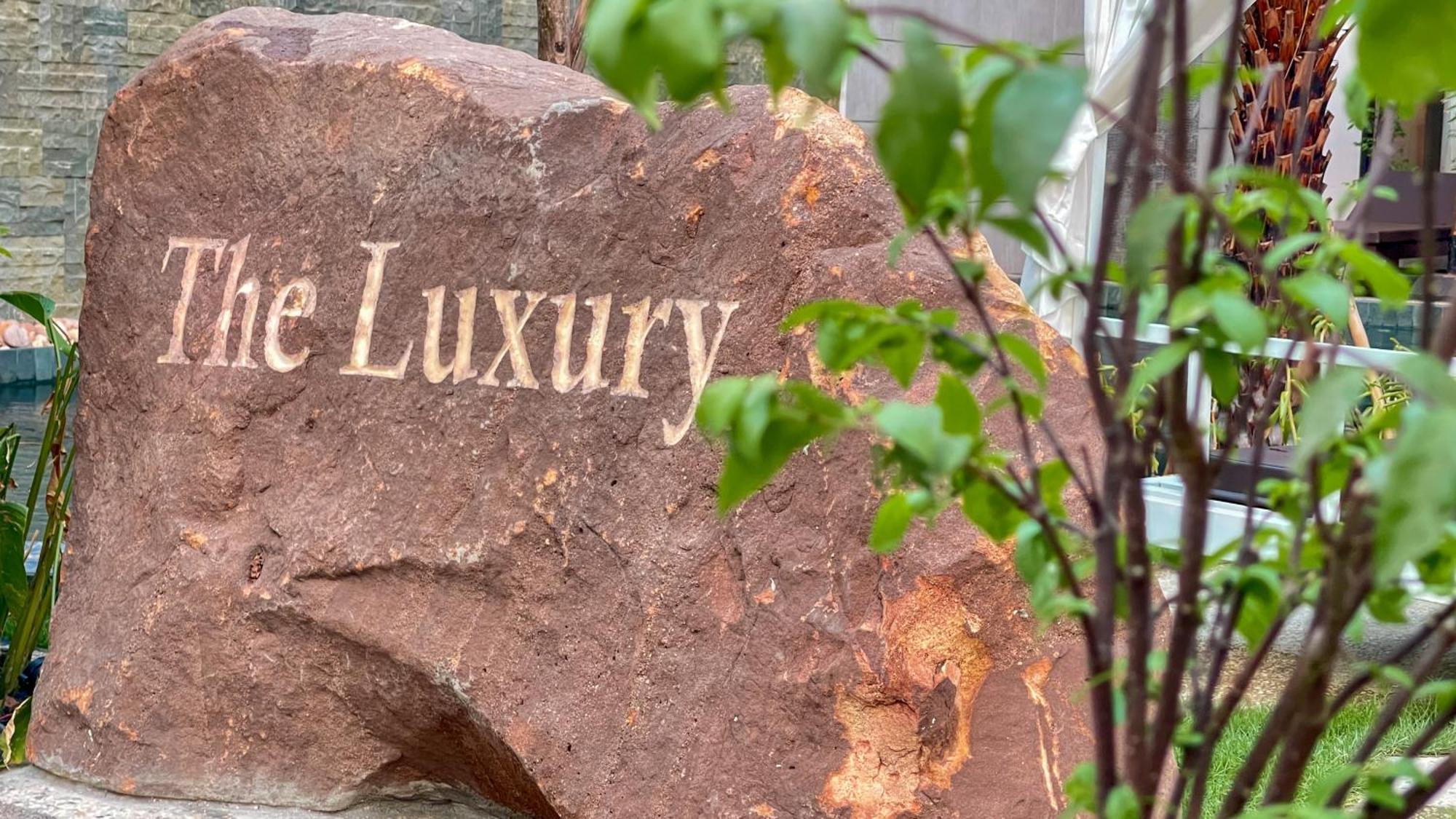 Отель The Luxury Сиемрип Экстерьер фото